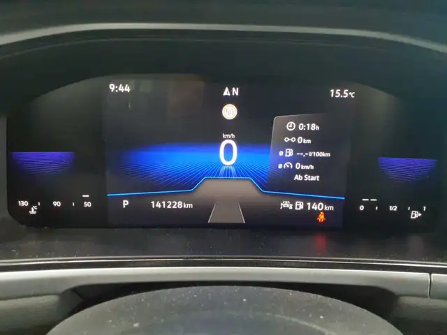 Volkswagen T-Roc view 11