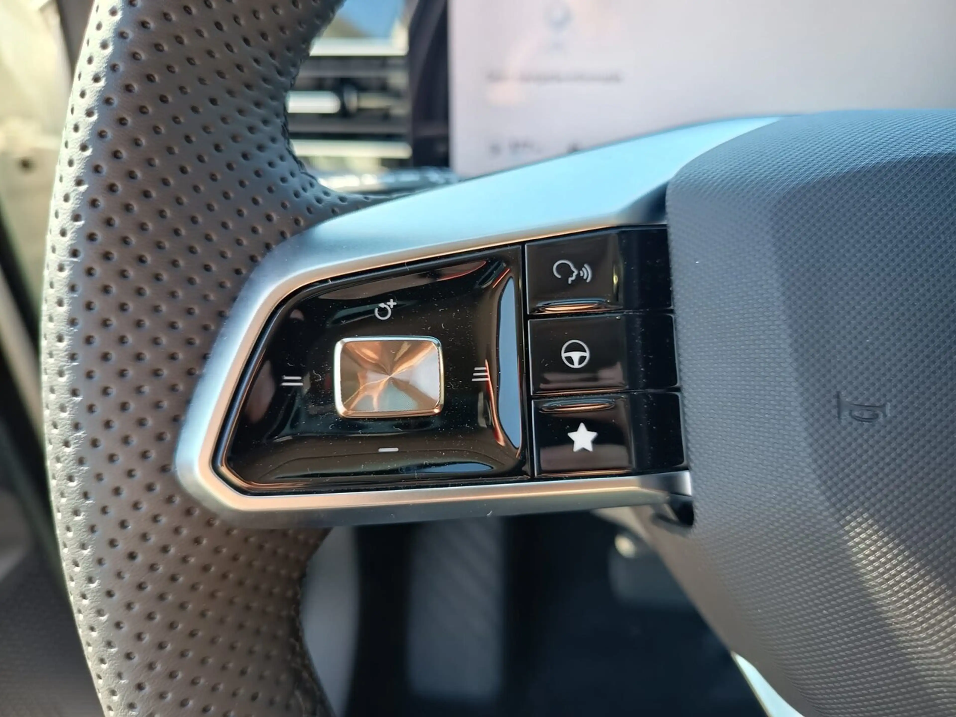 MG HS FULL HYBRID / AT / Camera / Cruise Control / Ca... — photo 14