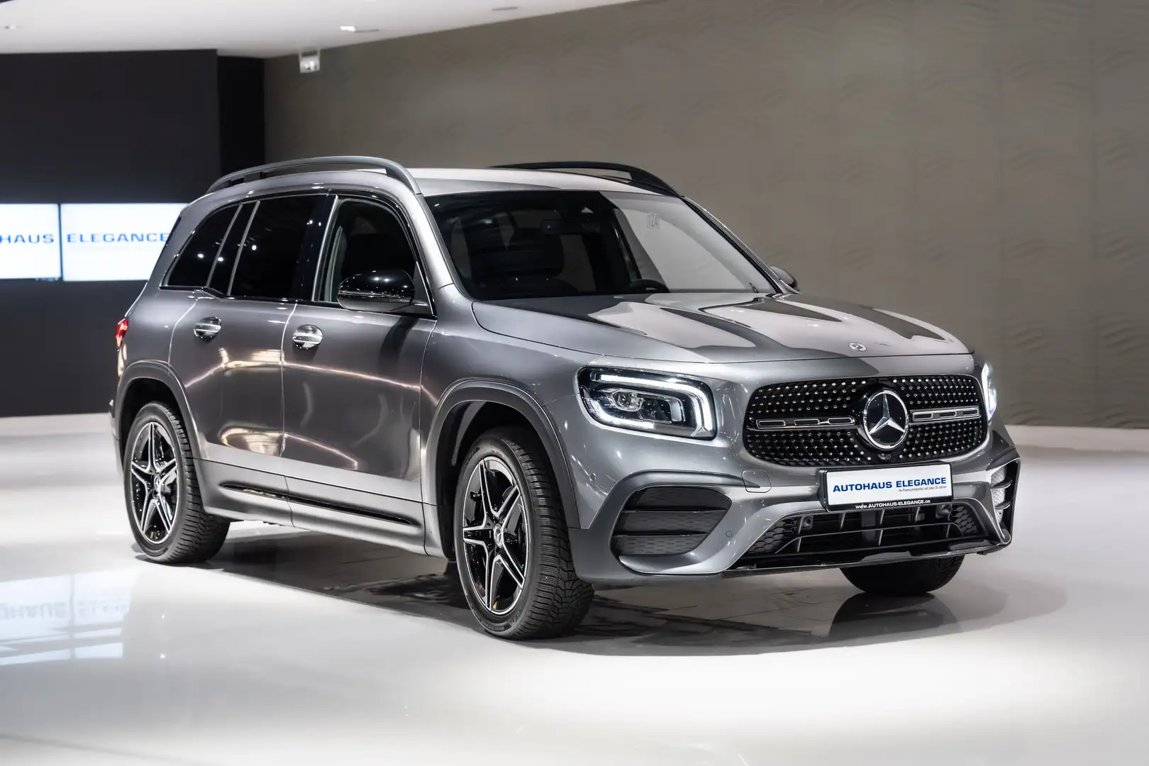 Mercedes-Benz GLB 200 *AMG-LINE*NIGHT*HIGH-LED*DCT*BUSINESS* Grijs - 2