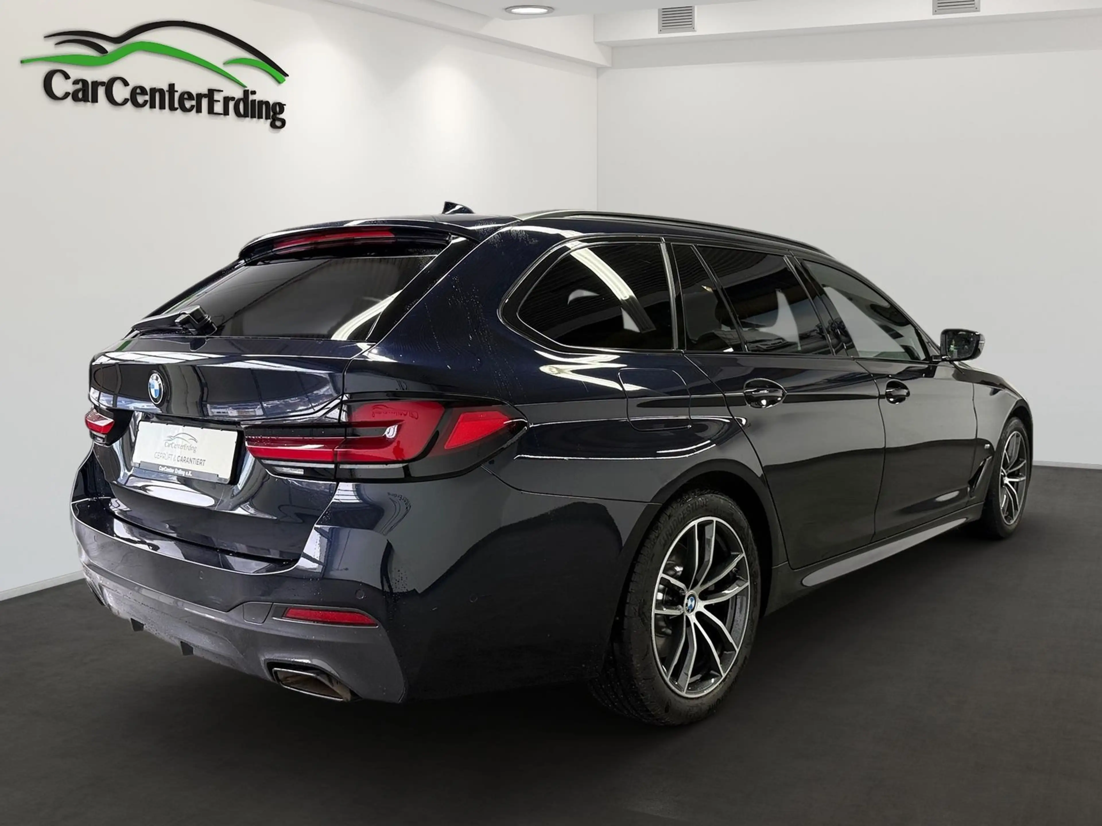 BMW 520 dT xDrive*M Sport*Laser*ACC*Pano*AHK*H&K*HUD — photo 4
