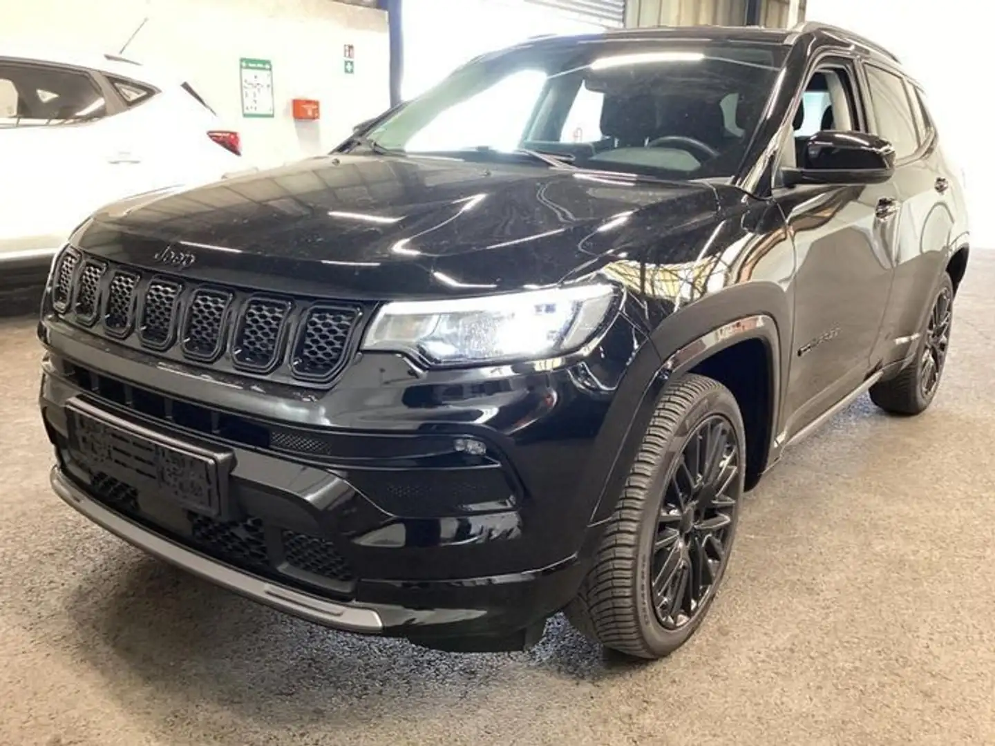 Jeep Compass E-Hybrid 1.5l GSE T4 48V *FWD*SHZ* Zwart - 2