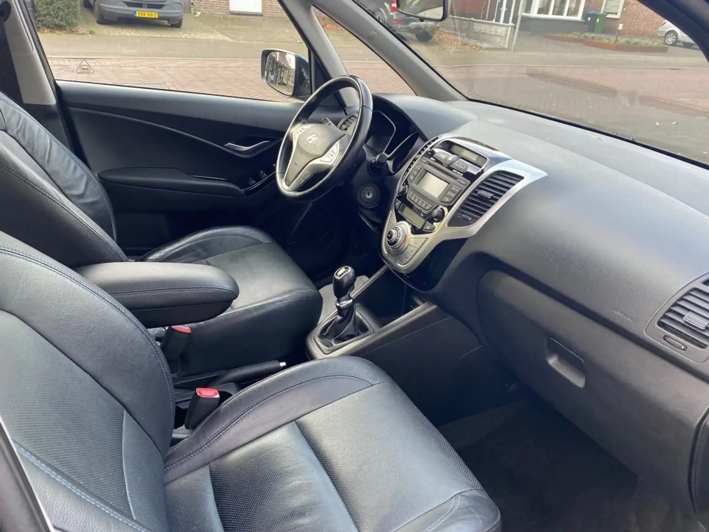 Hyundai iX20 1.4I I-MOTION / LEDER / STOELVERW. / CRUISE CTR. / Noir - 2