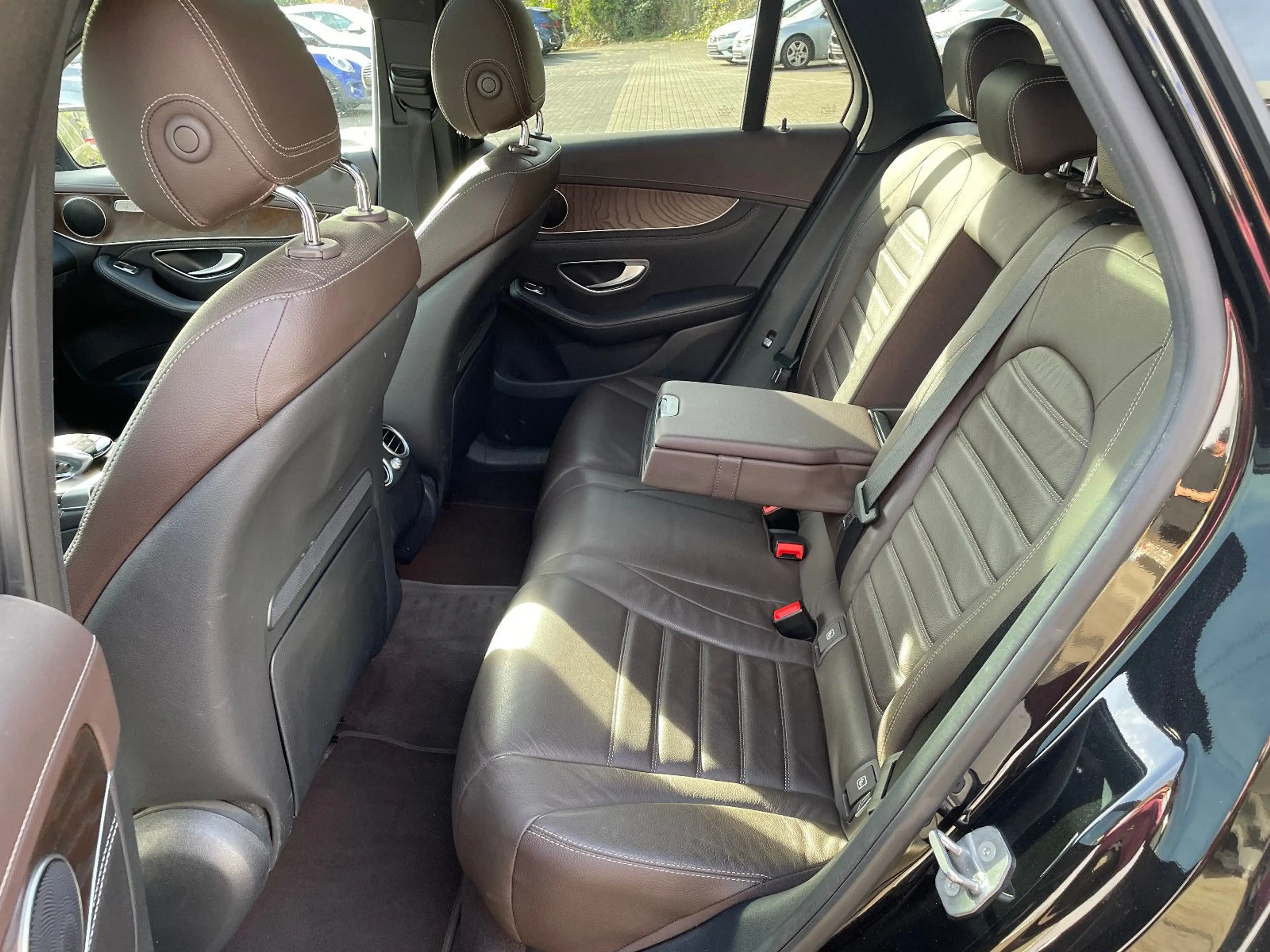 Mercedes-Benz GLC 250 4Matic Exclusive Pano HuD LED 19" — photo 13