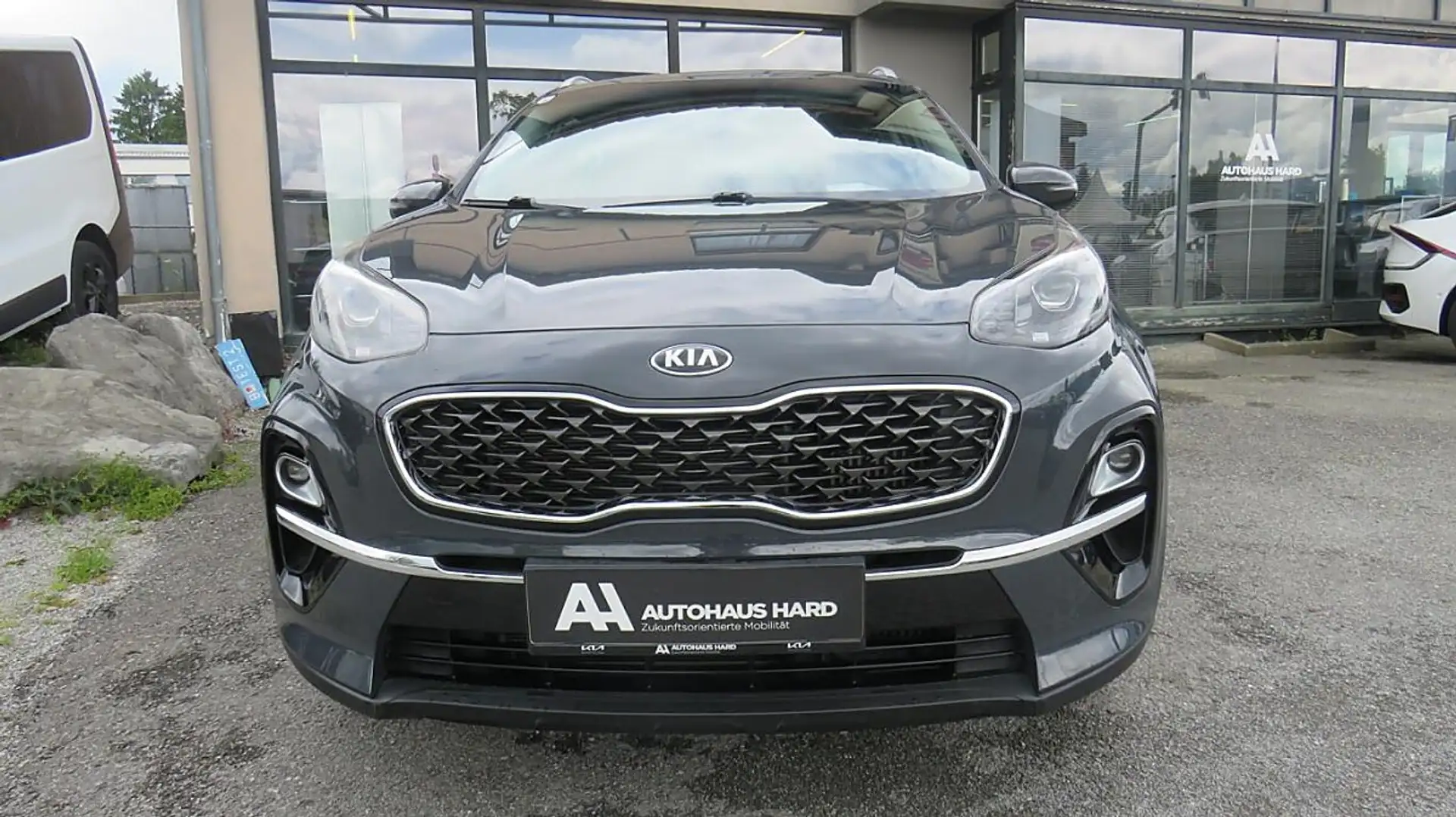Kia Sportage 1,6 TGDI FirstEdition MT 2WD Grau - 2