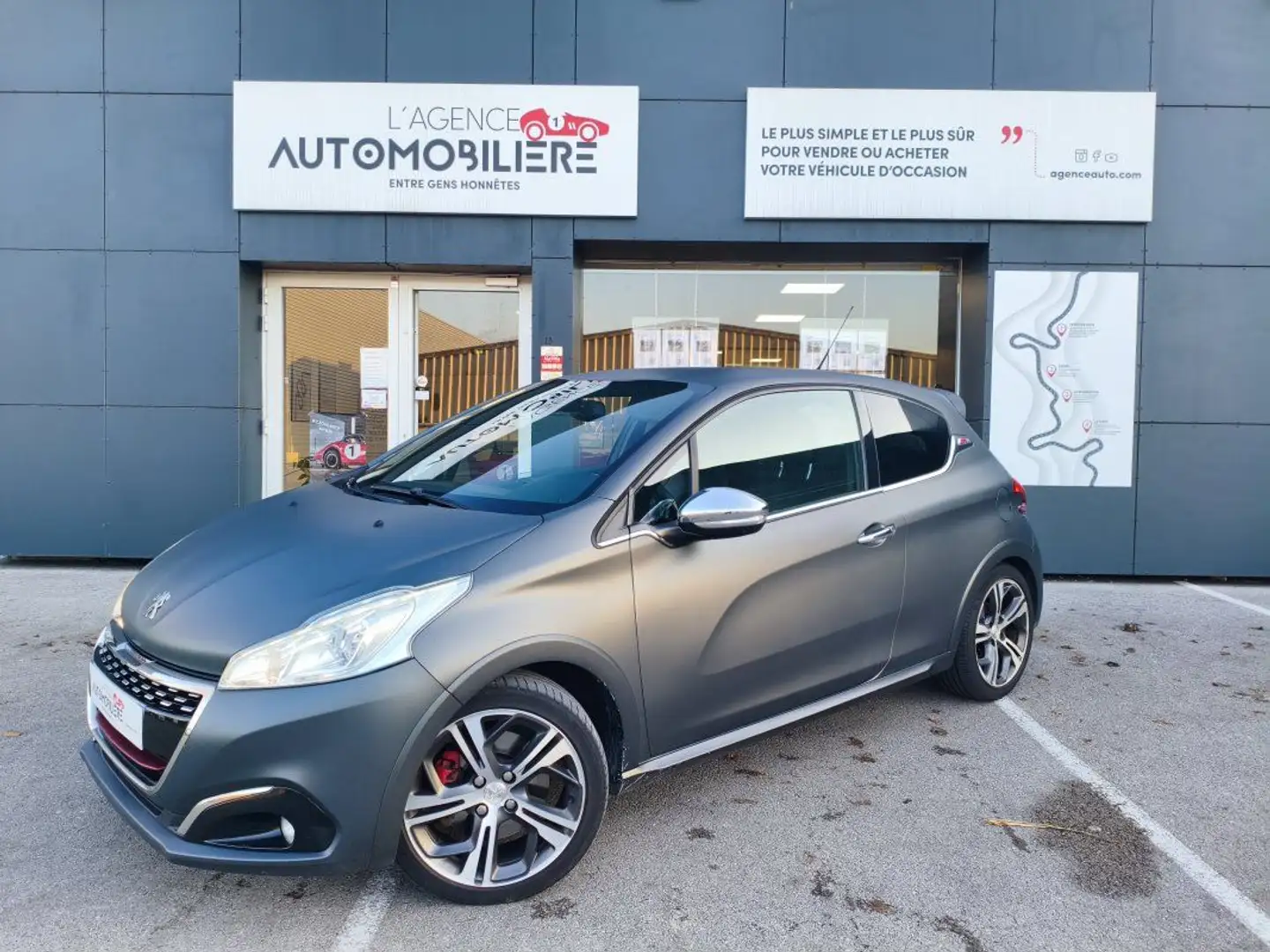 Peugeot 208 GTI 1.6THP 208CV Gris - 1