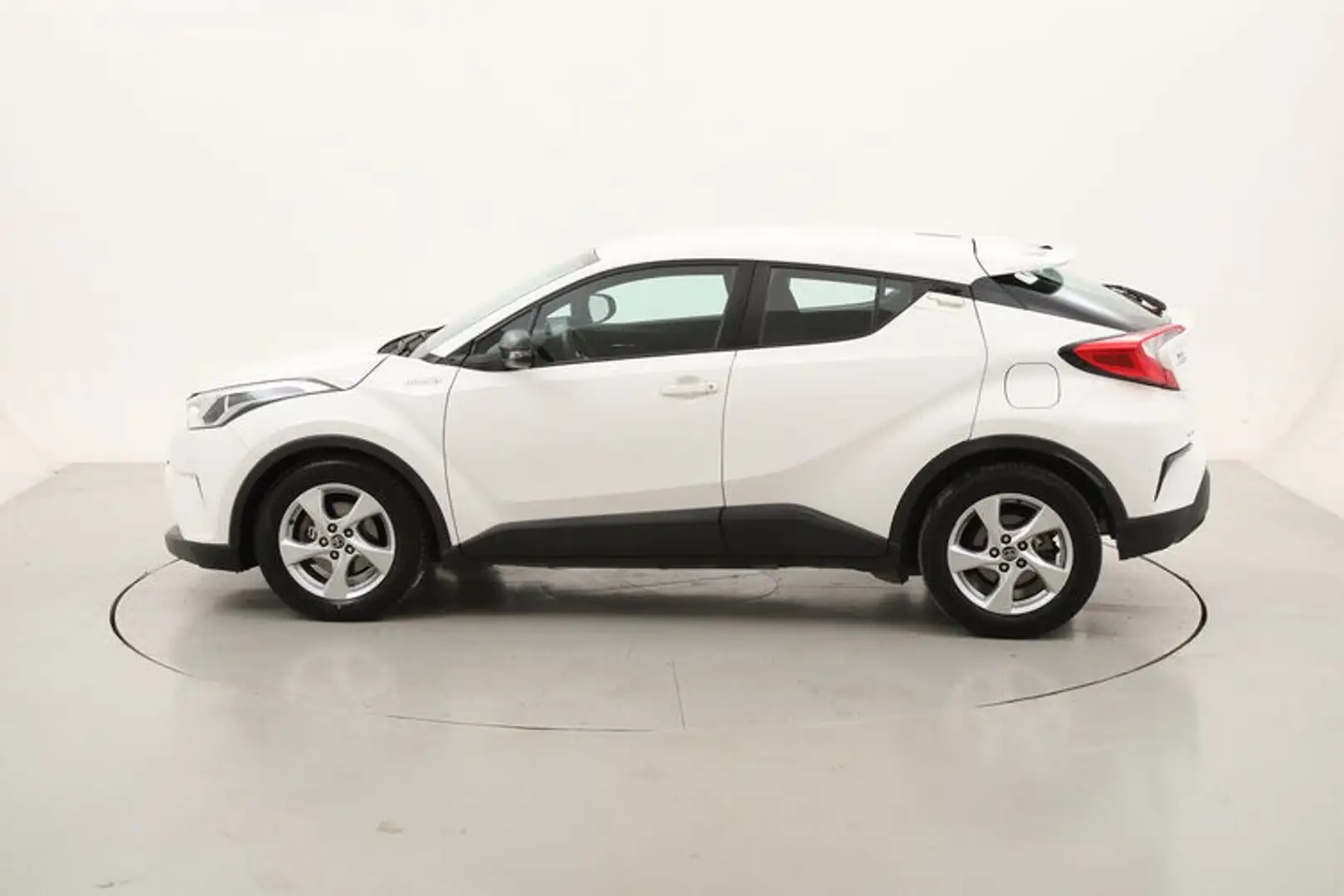 Toyota C-HR Hybrid Business 1.8 Full Hybrid 122CV Fehér - 2