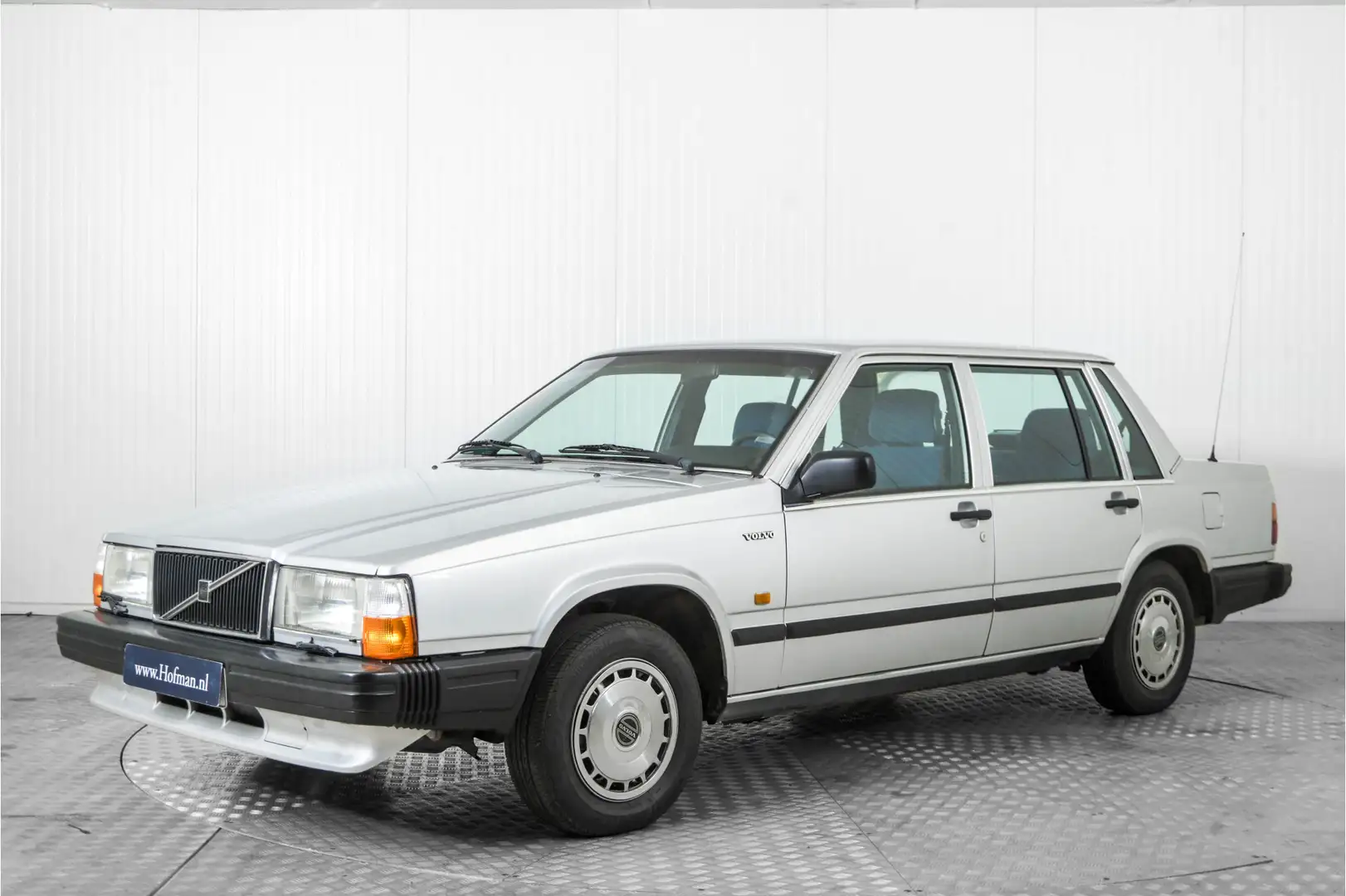 Volvo 740 Grau - 1