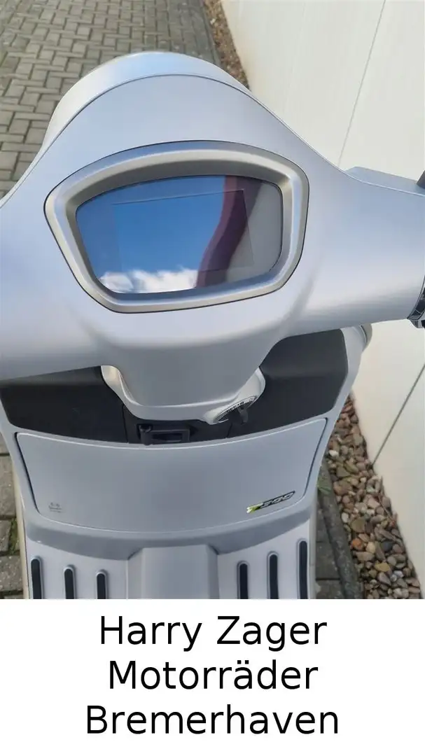 Vespa GTS 300 Super Tech sofort lieferbar Argento - 2