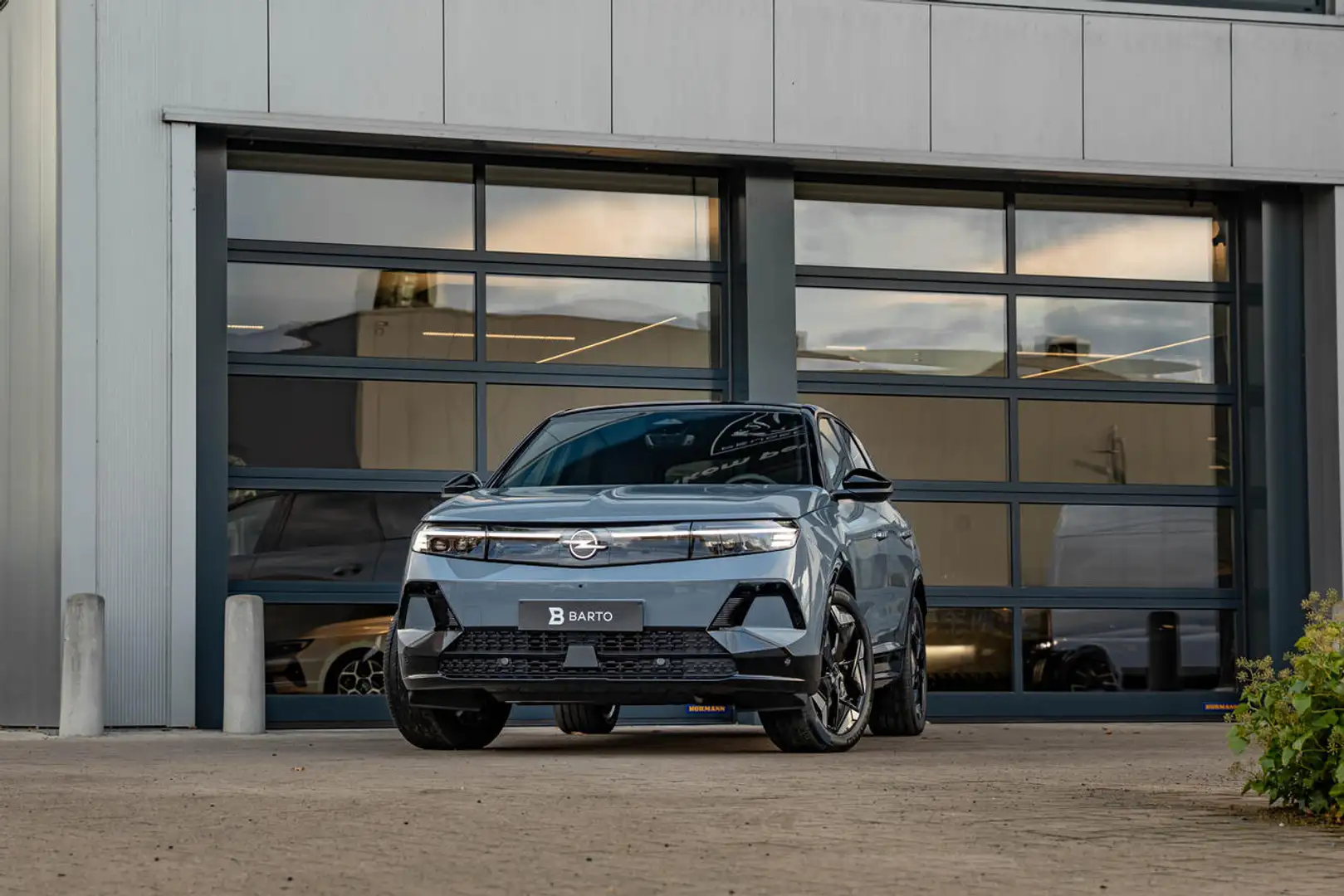 Opel Grandland 325 PK | 4x4 | Ultimate | Alcantara | Pano | 36... Grijs - 1