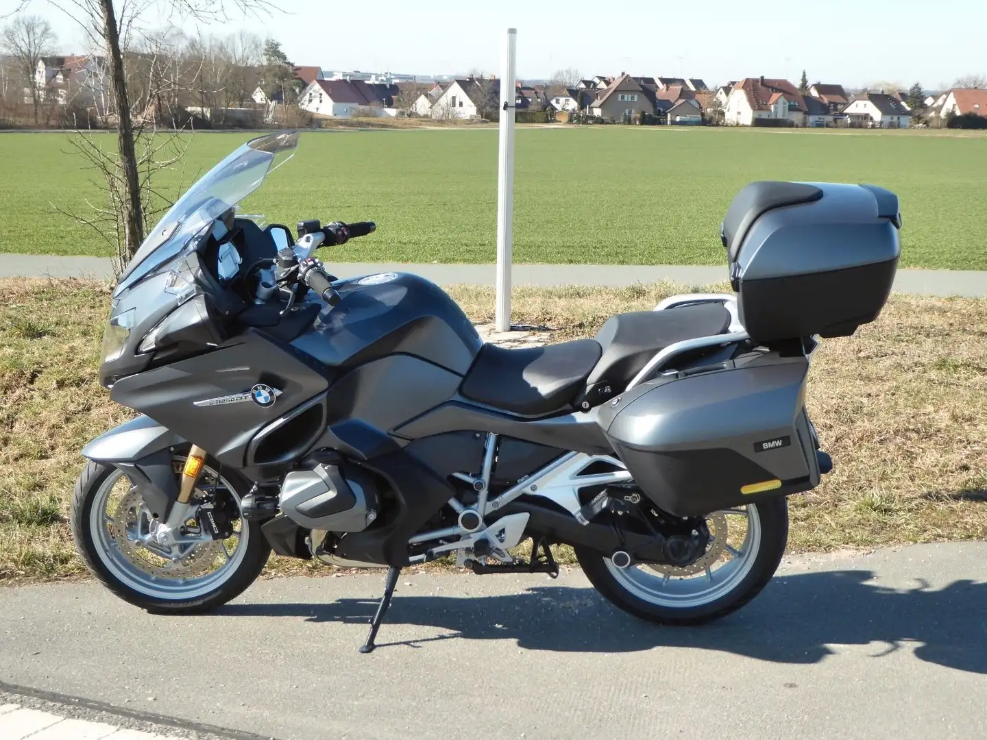 BMW R 1250 RT Alle Pakete + großes Topcace mit LED - 1