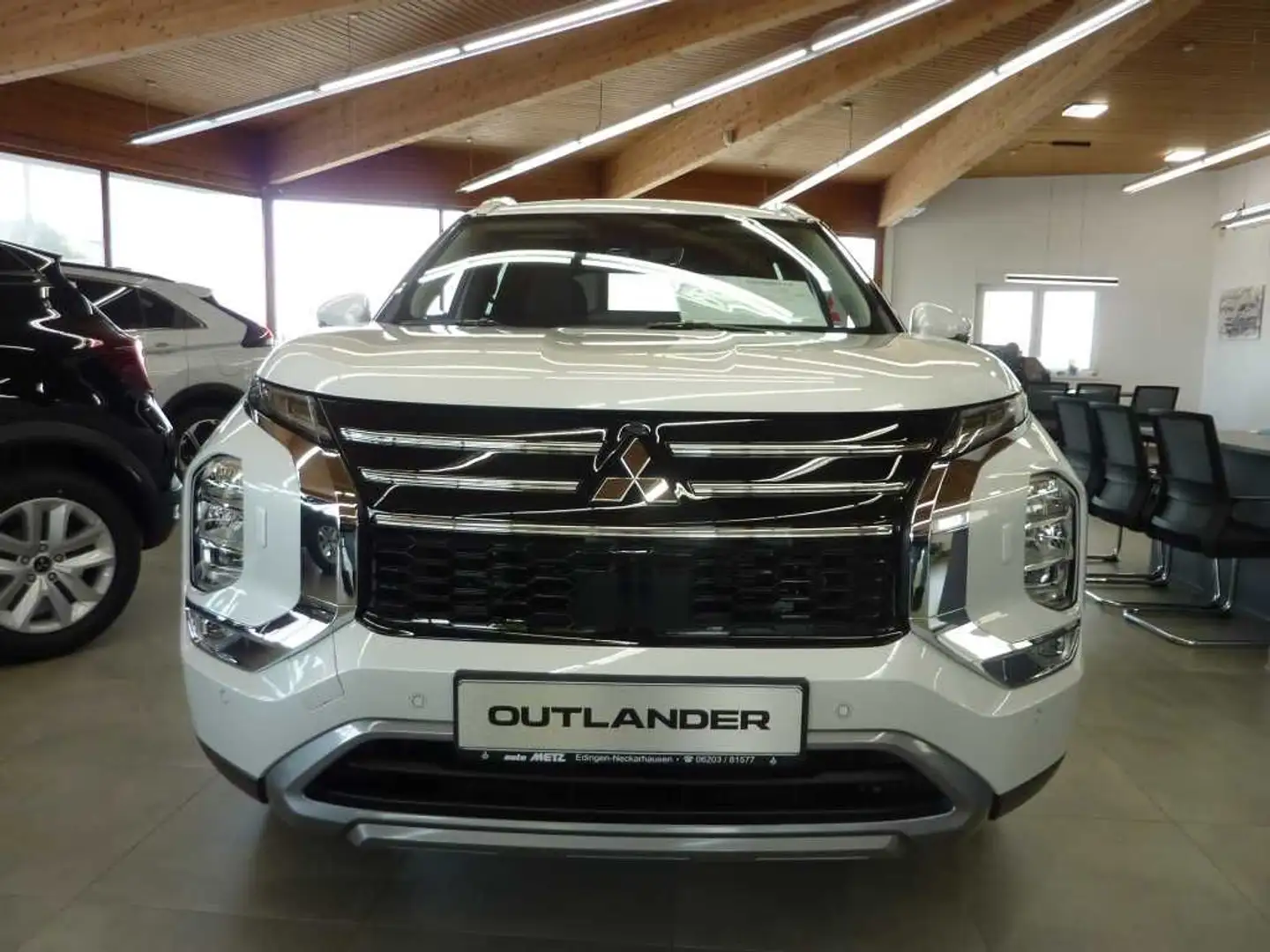 Mitsubishi Outlander 2.4 PHEV Intro Edition 306PS Weiß - 2