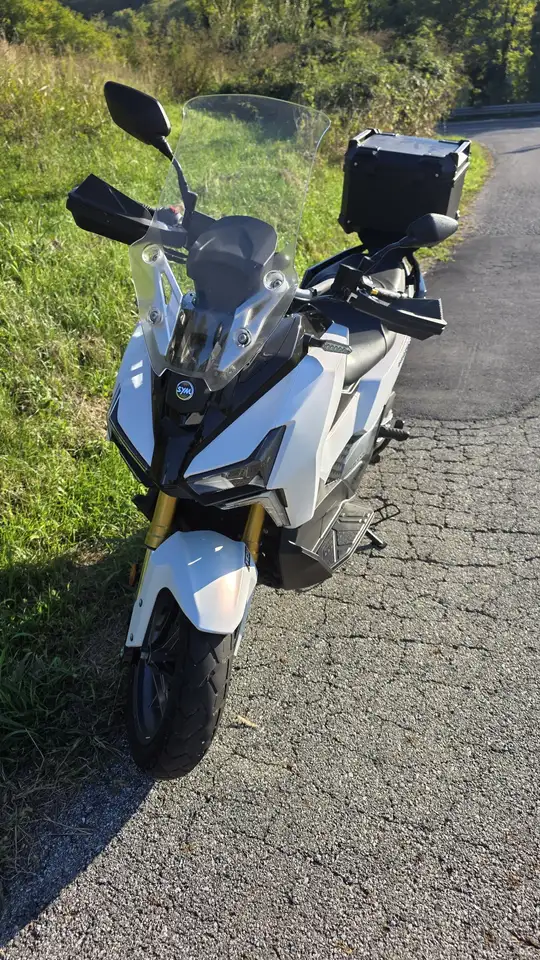 Sym ADX 400
