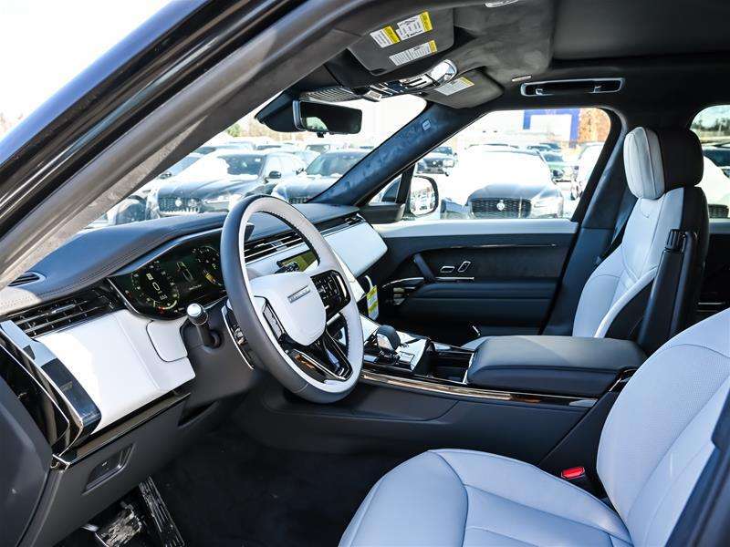 2026 Land Rover Range Rover Sport P400 Dynamic HSE thumb 10