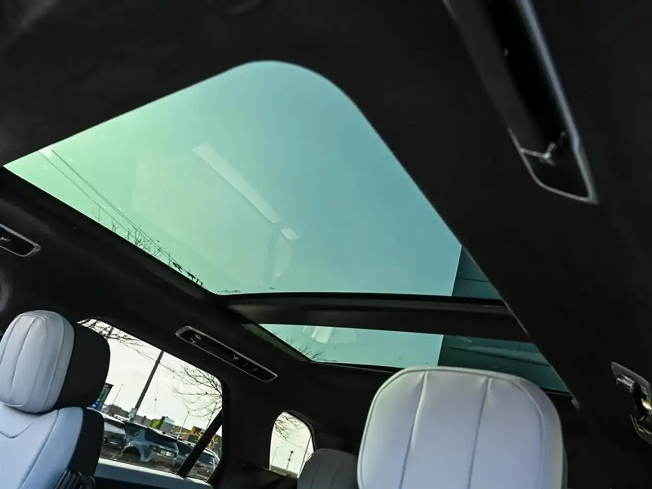 Land Rover Range Rover Sport снимка Land Rover Range Rover Sport