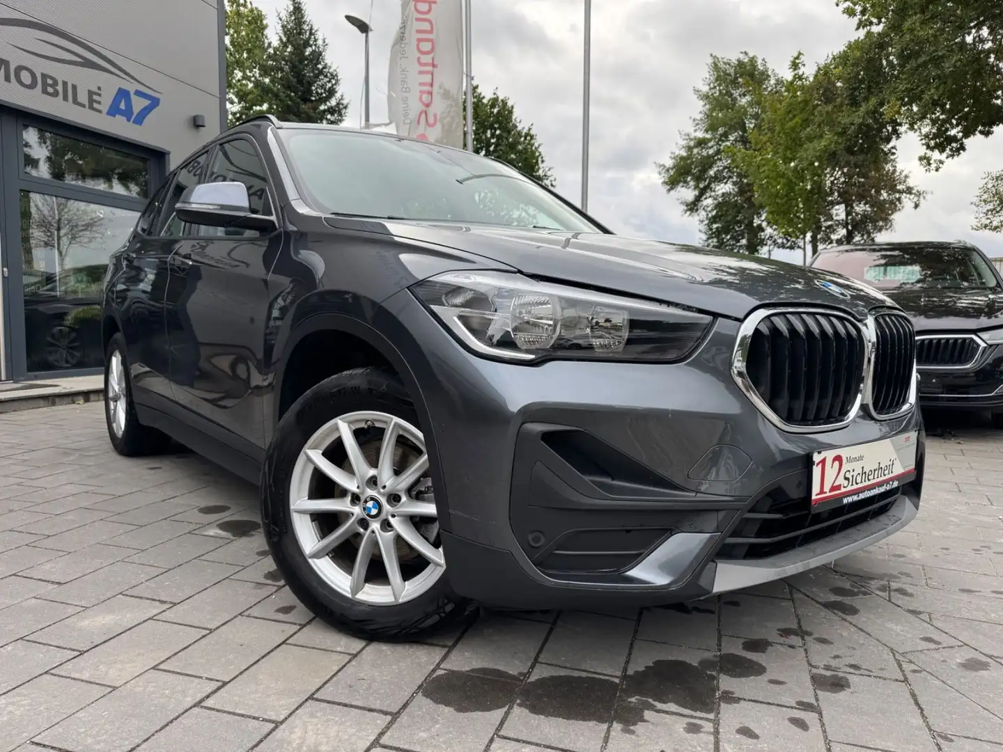 BMW X1 Baureihe X1 sDrive 18 d Advantage Grau - 1