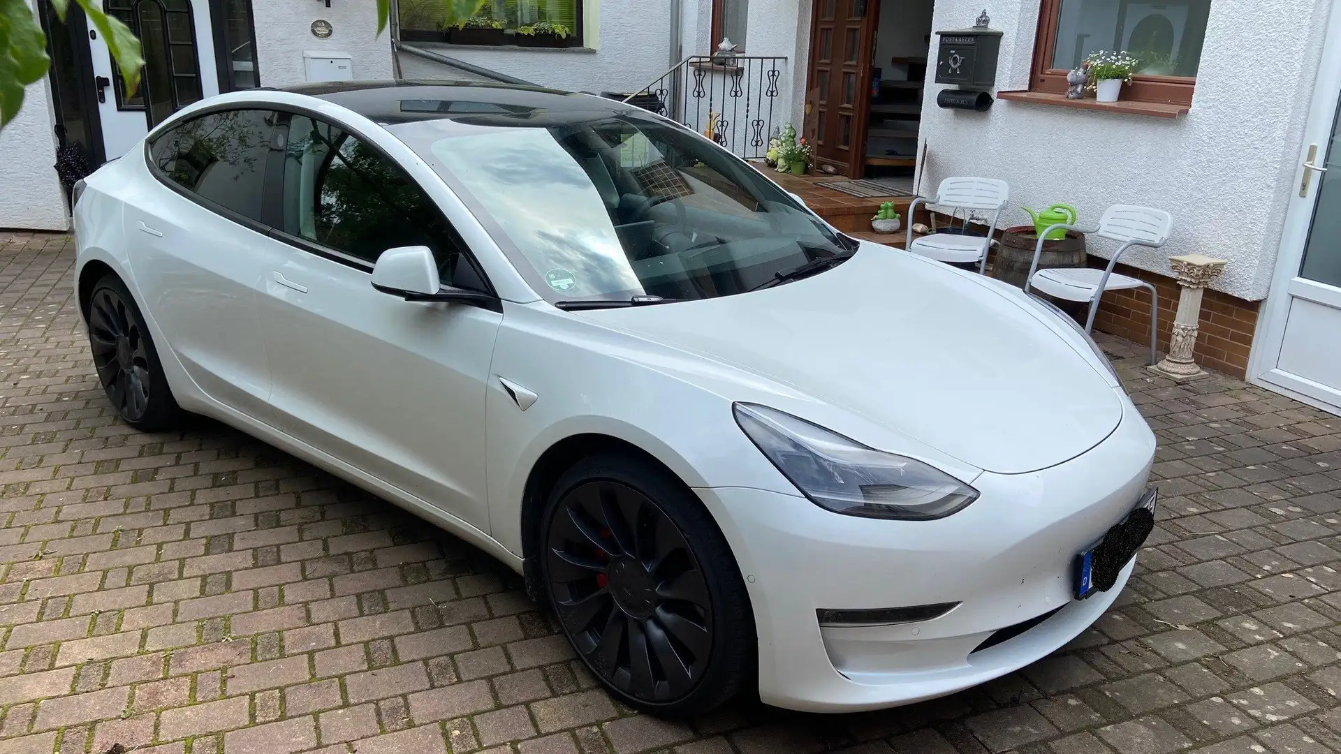 Tesla Model 3 Performance Weiß - 2