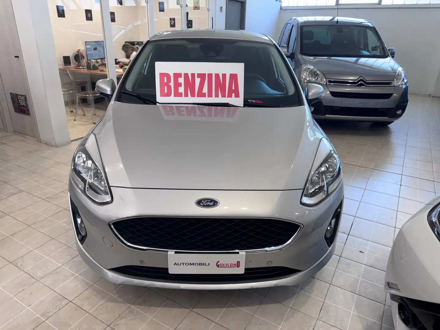 Ford Fiesta 1.0 Ecoboost 100 CV 5 porte Vignale Szary - 2
