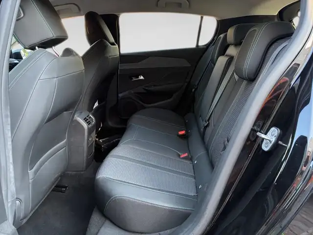 Peugeot 308 view 8