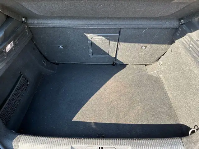Peugeot 308 view 9