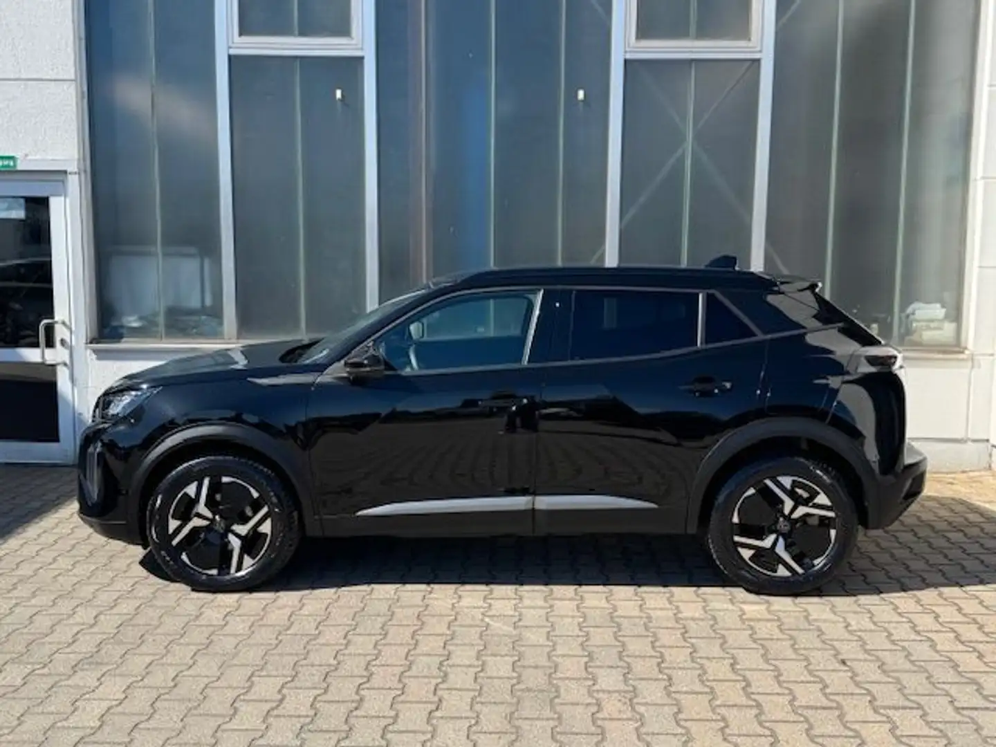 Peugeot 2008 PureTech 130 EAT8 Allure Noir - 2