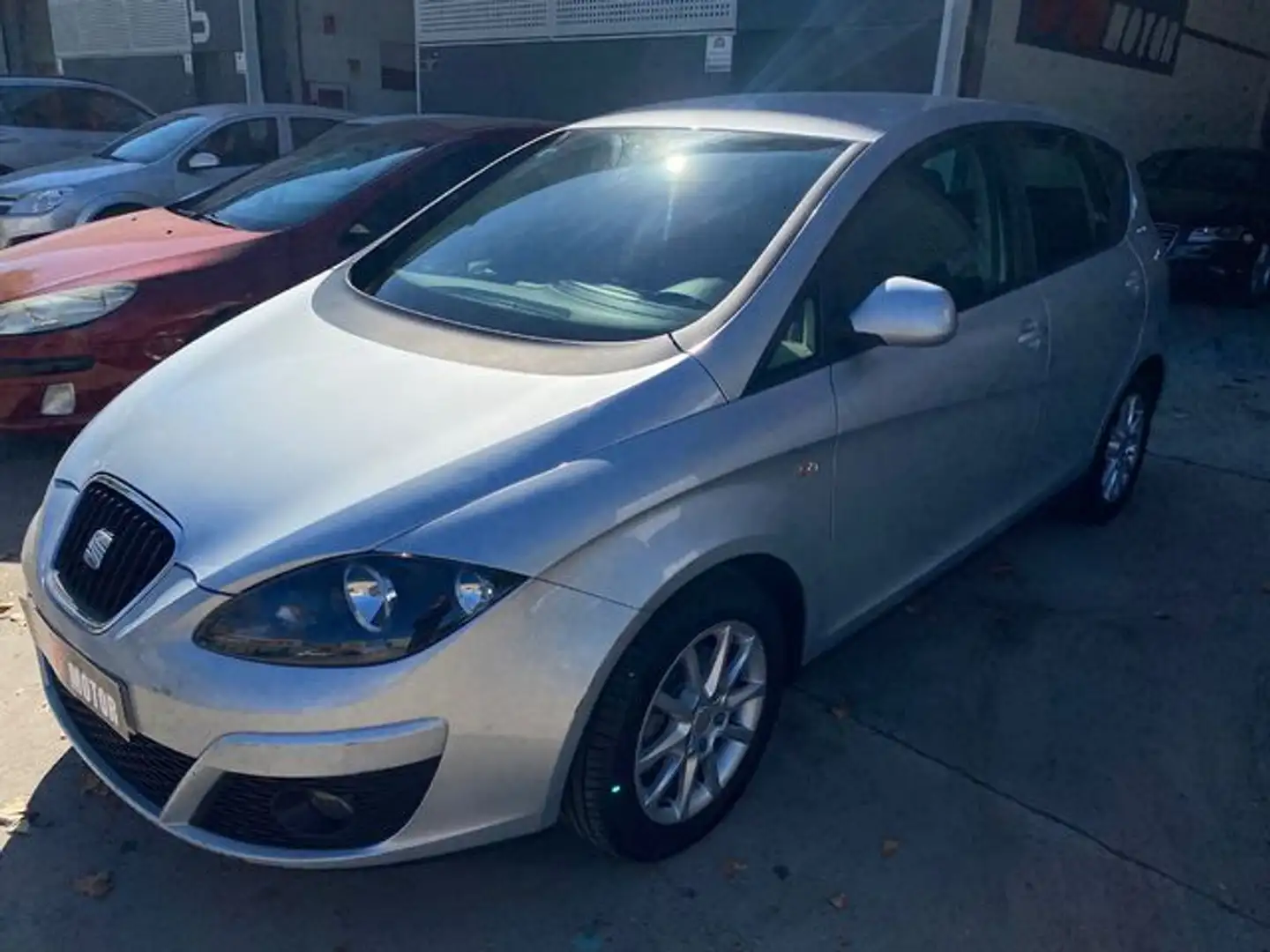 SEAT Altea 1.6TDI CR Style DSG Gris - 1