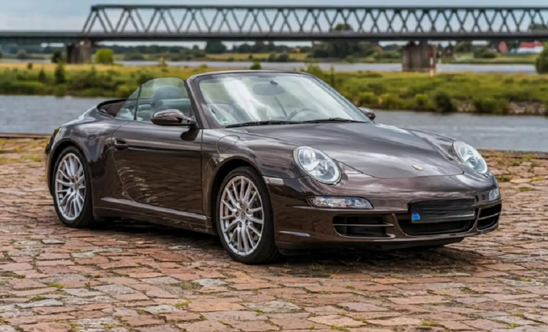 Porsche 911 911 Cabrio 3.8 Carrera 4S/// Brązowy - 1