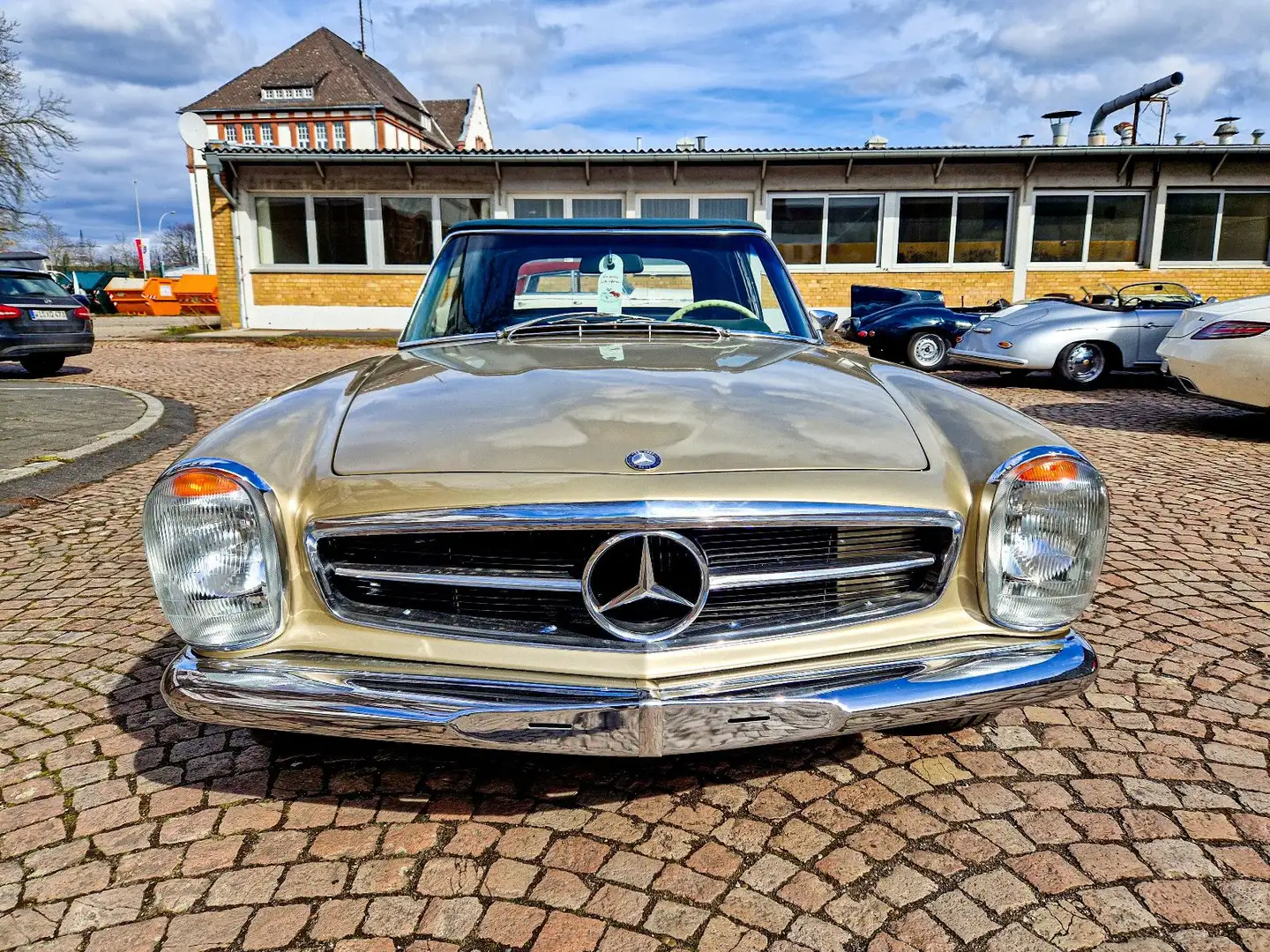 Mercedes-Benz 280 SL Schalter - elegante Farbkombi - Beige - 2