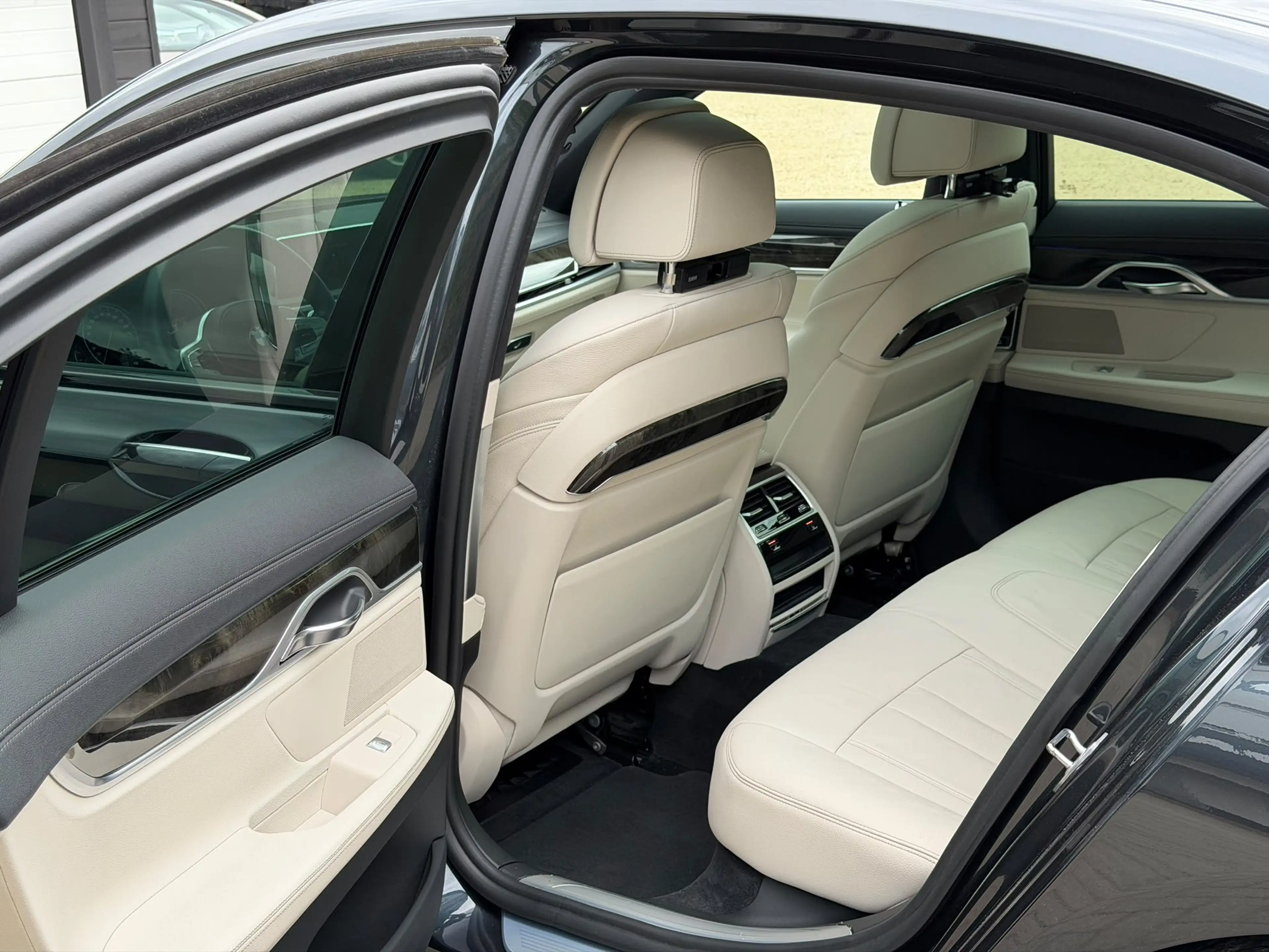 BMW 730 730 dA — photo 10