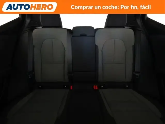 Volvo XC40 view 16
