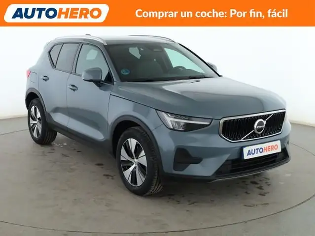 Volvo XC40 view 8