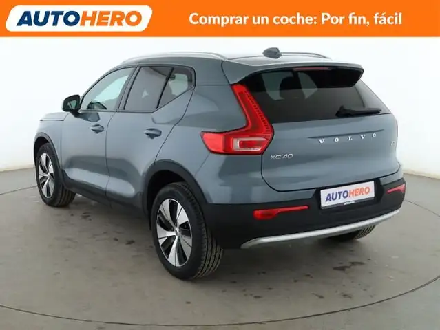 Volvo XC40 view 4