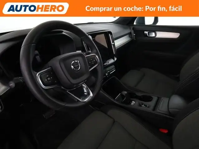 Volvo XC40 view 12