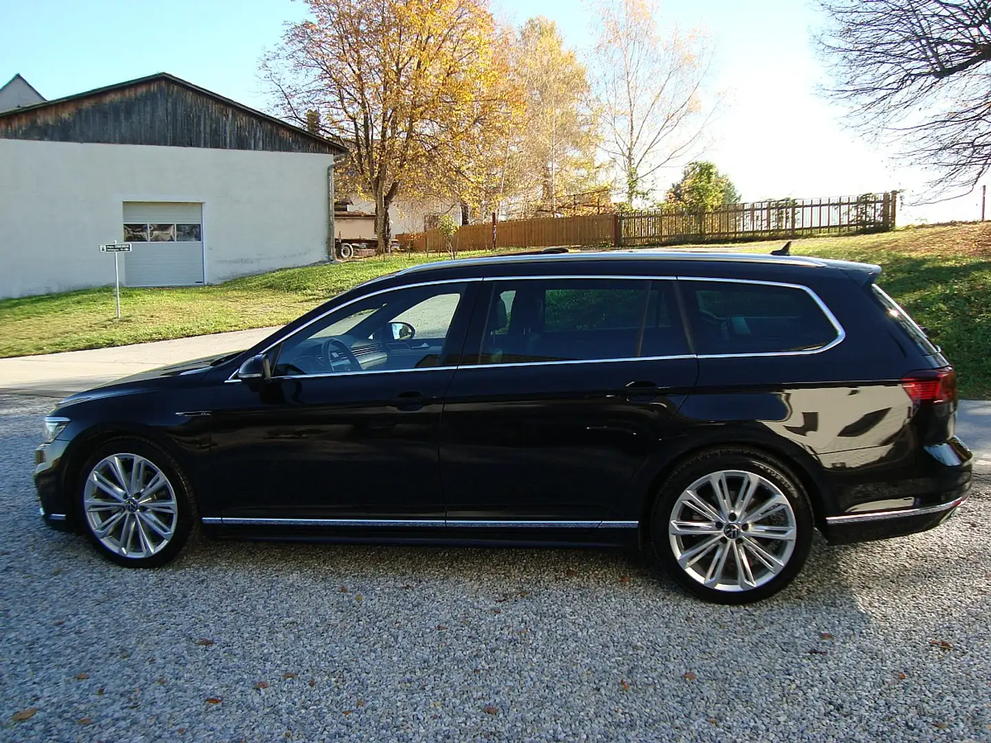 Volkswagen Passat Variant 2.0 TDI 3 X R-LINE 200 PS Matrix Harman Kardon !! Schwarz - 2