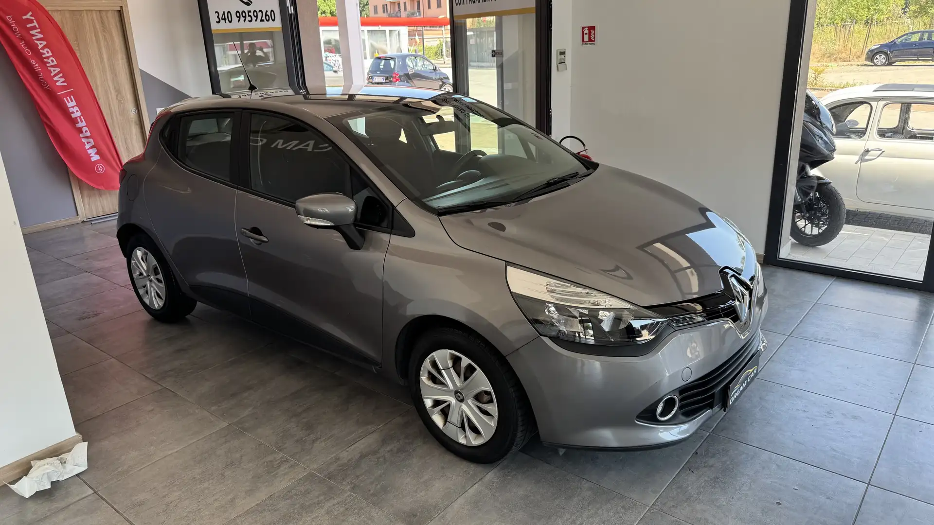 Renault Clio 5p 1.2 Life (wave) 75cv E6 NEOPATENTATI - 2