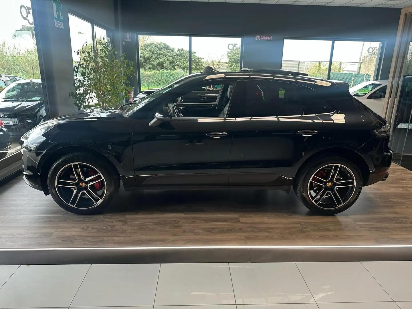 Porsche Macan 2.0  245 cv tetto panoramico Pasm Nero - 2