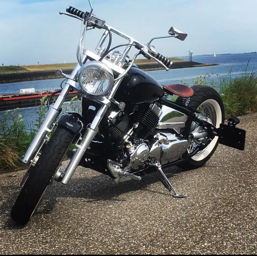 Yamaha XVS 650 Dragstar bobber Zwart - 1
