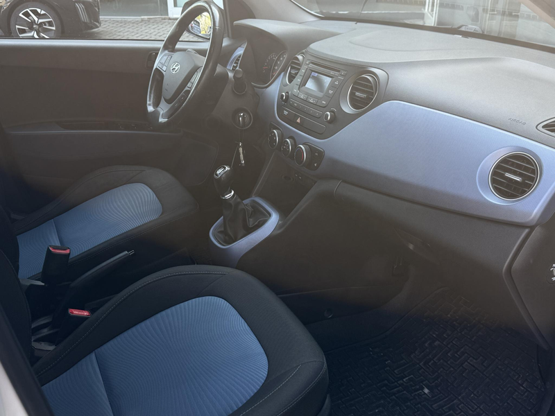 Hyundai i10 1.0i i-Motion Premium All Season Banden | Cruise C — photo 13