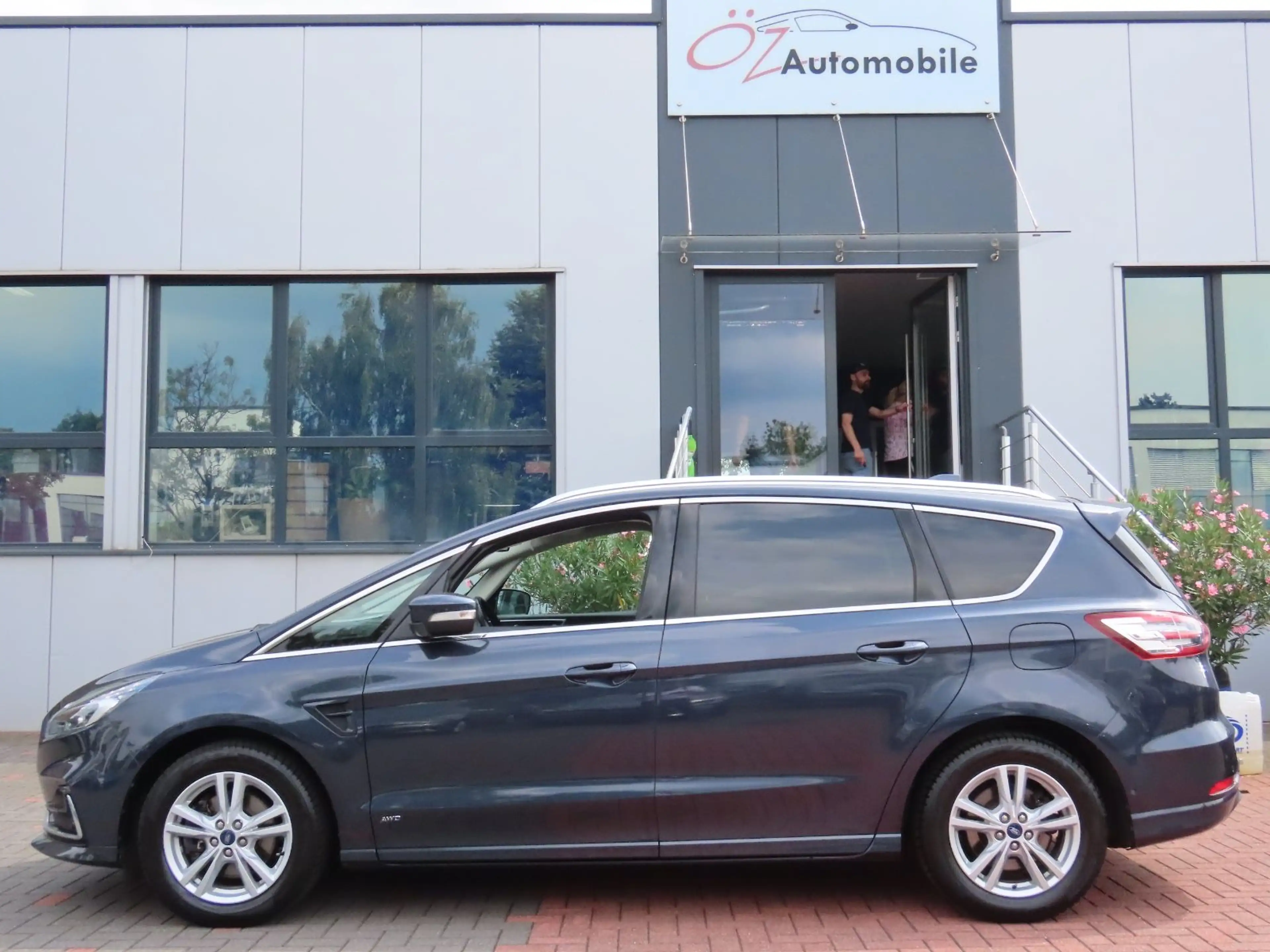 Ford S-Max 2.0 TDCI Leder Sitzheizung Kamera 7 Sitze — photo 15