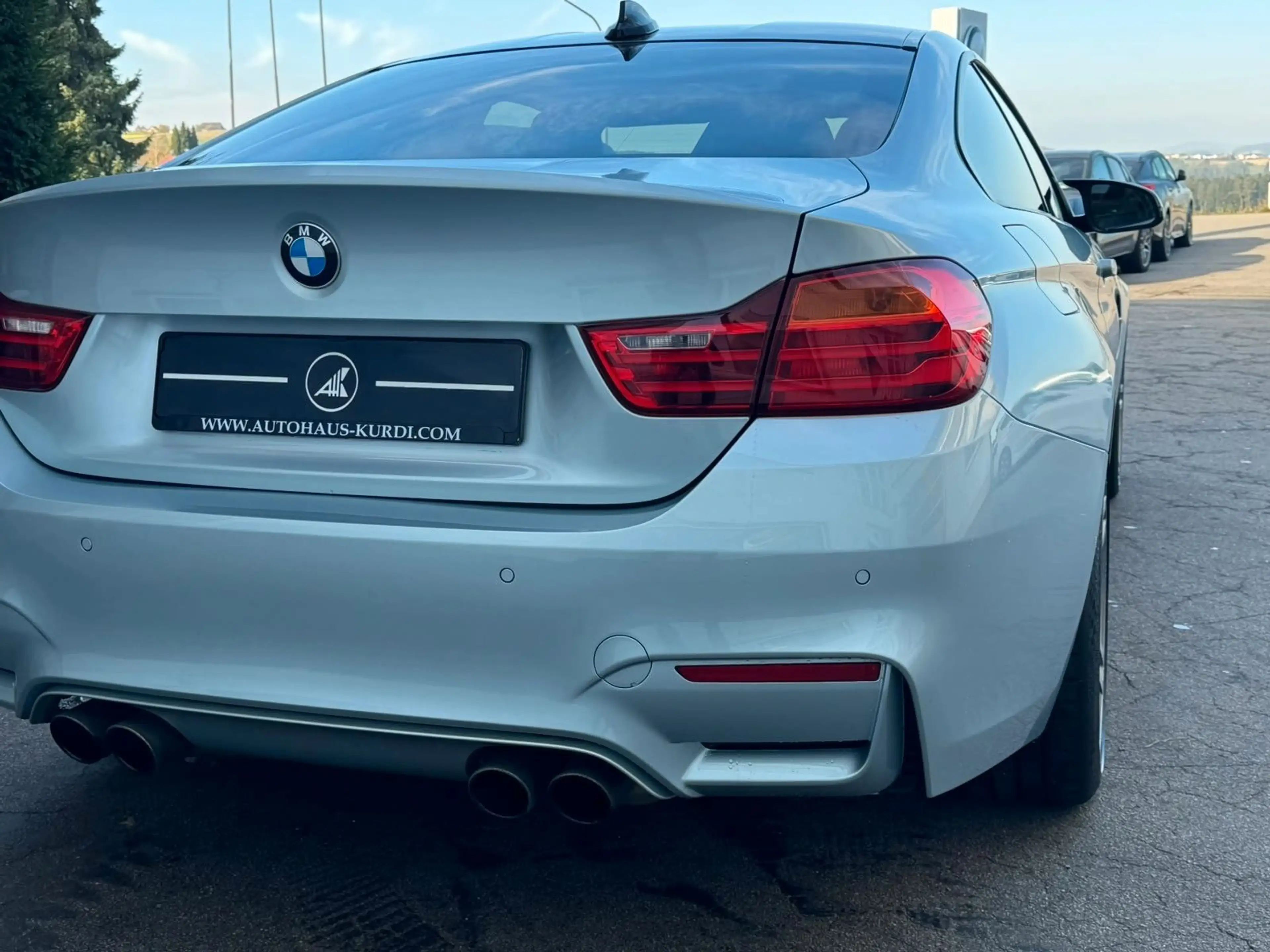 BMW M4 DKG Coupe LED MEMO CARBON NAVI 19" UNFALLFREI — photo 9