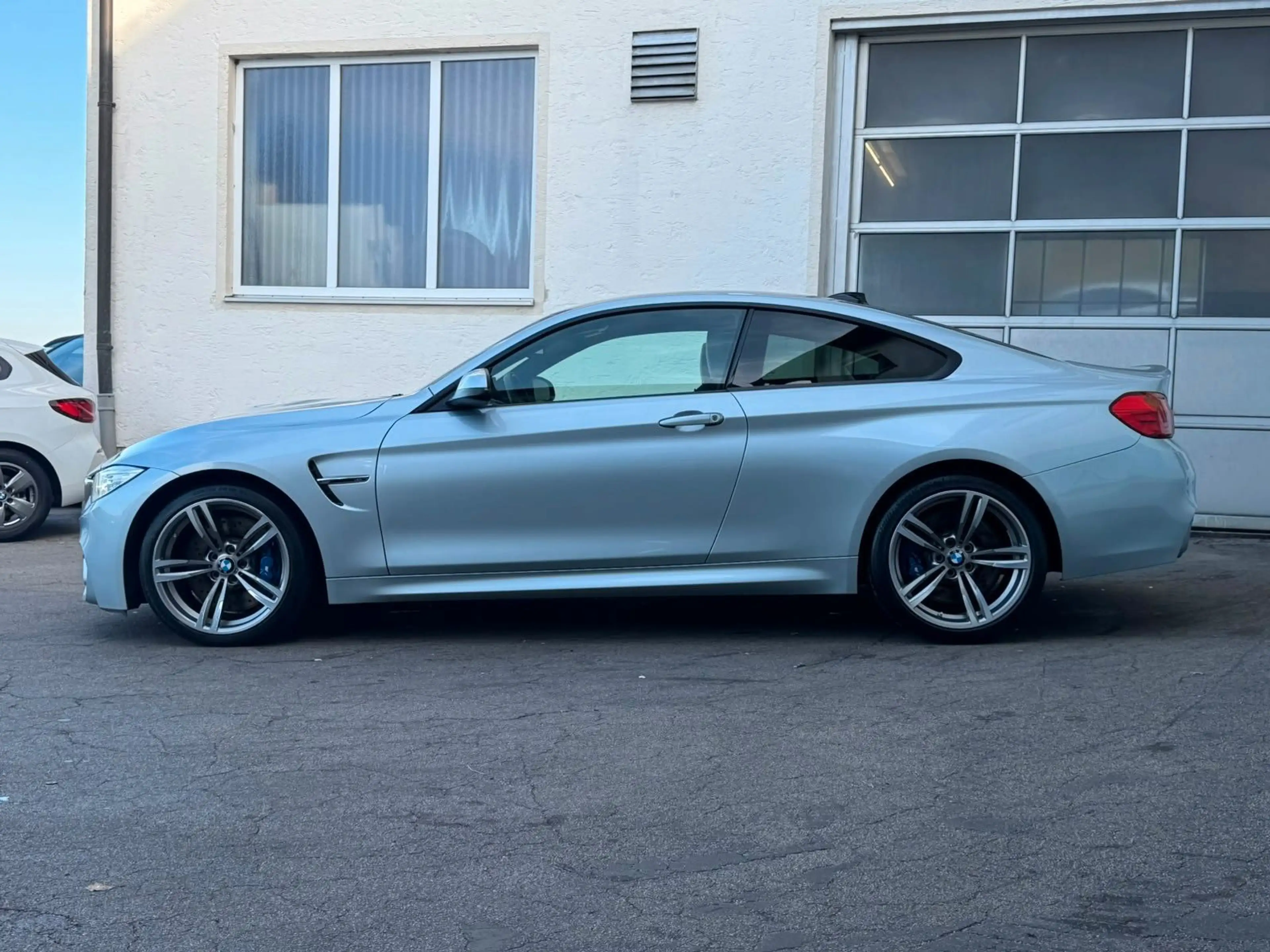 BMW M4 DKG Coupe LED MEMO CARBON NAVI 19" UNFALLFREI — photo 11