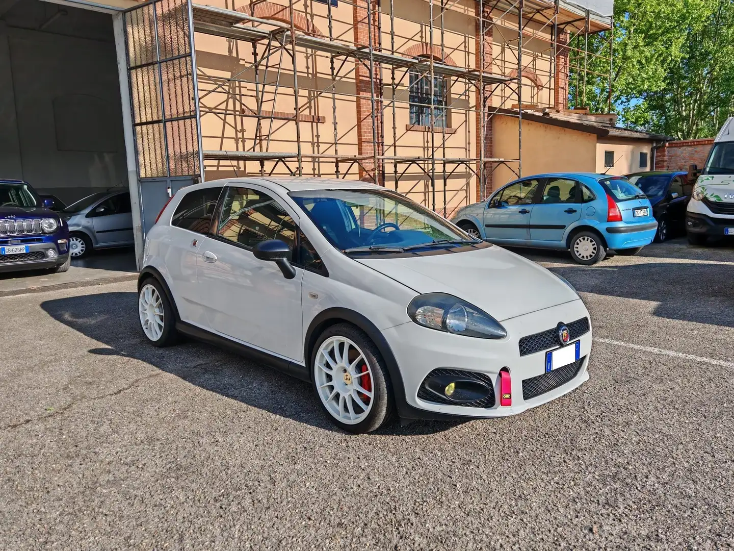 Abarth Grande Punto 1.4 t. t-jet 155cv 3p Alb - 2