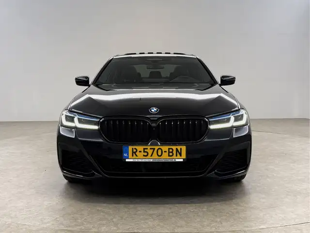 BMW 5 Series view 8