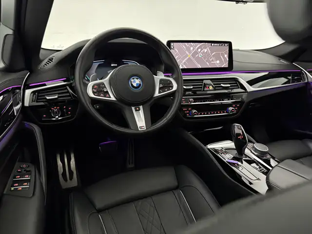 BMW 5 Series view 14