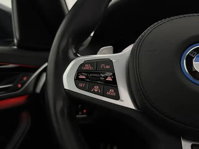 BMW 5 Series view 23