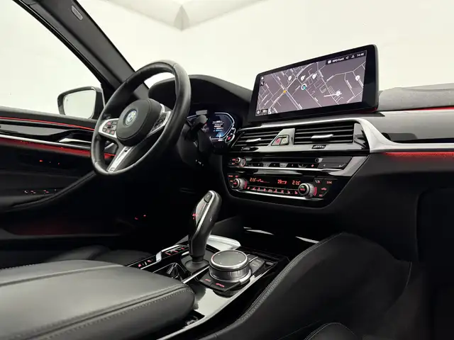 BMW 5 Series view 18