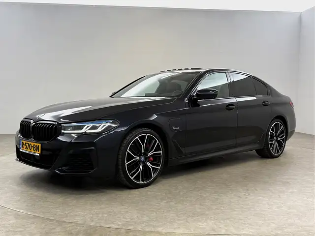 BMW 5 Series view 7