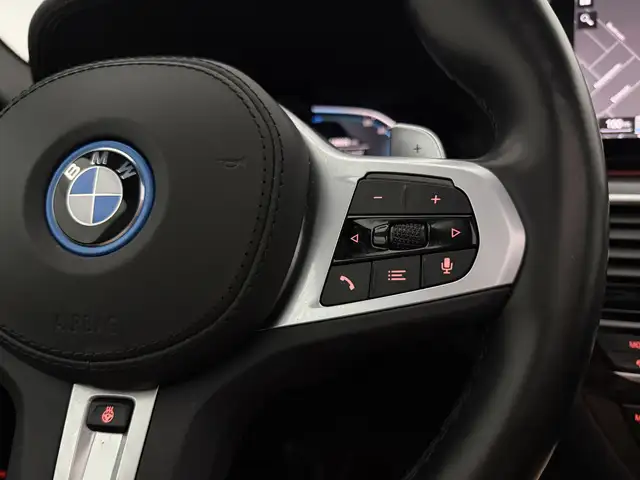 BMW 5 Series view 24