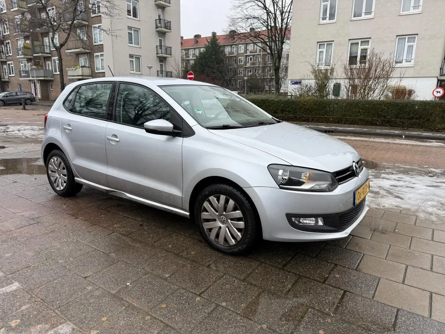 Volkswagen Polo 1.4-16V Comfortline Airco Cruise 5drs Grau - 1