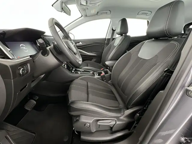 Opel Grandland view 8