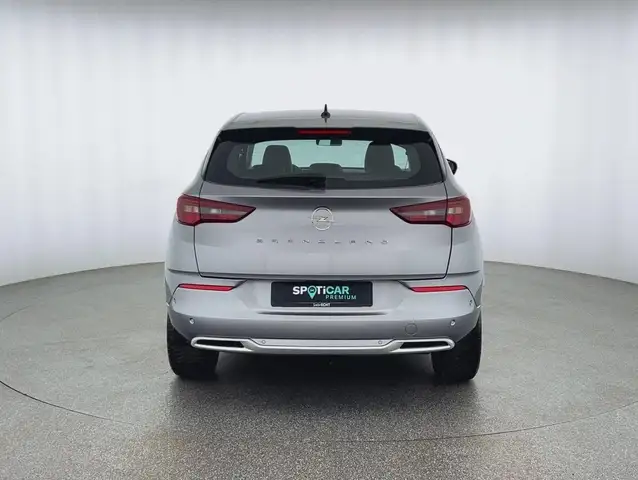 Opel Grandland view 4